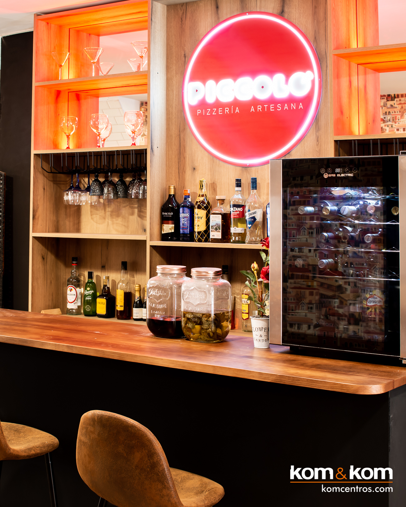 Barra y Botellero hecho a medida para Bar Restaurante Pizzería Yecla
